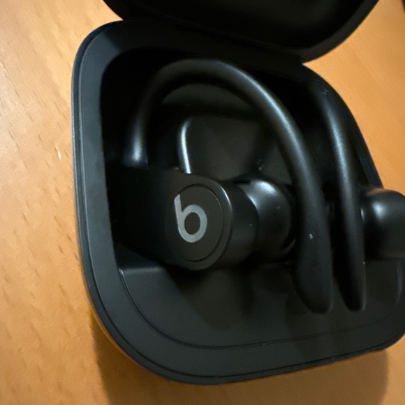 Beats by Dre Powerbeats Pro - Black - Picture 3 of 5
